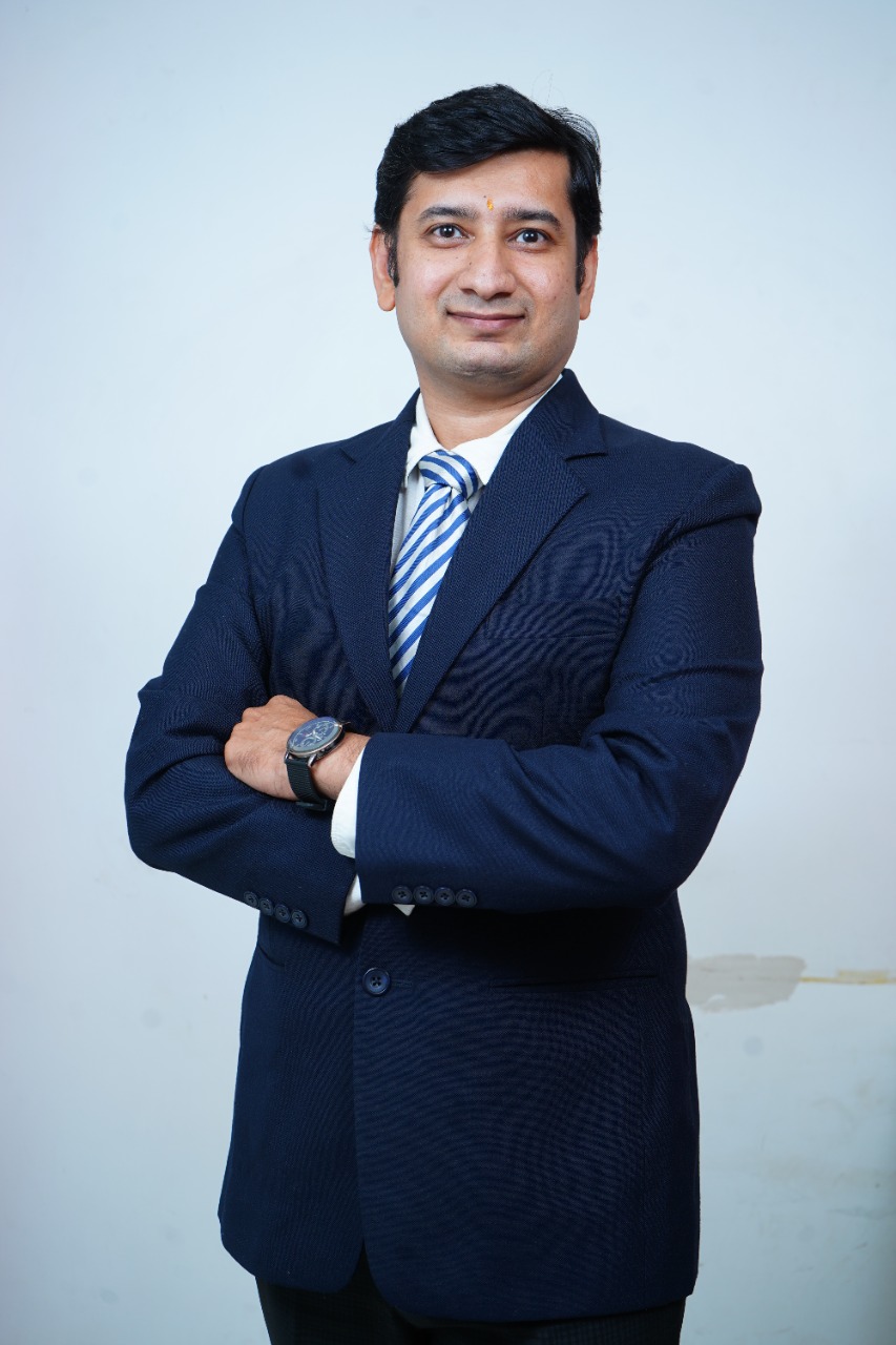 Mohil Dharamshi, Co-Founder of Visionary Finsultants